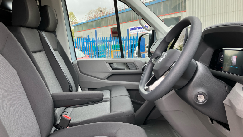 Volkswagen Crafter Cr35 Mwb Diesel Fwd 2.0 TDI 140PS Commerce Plus High Roof Van